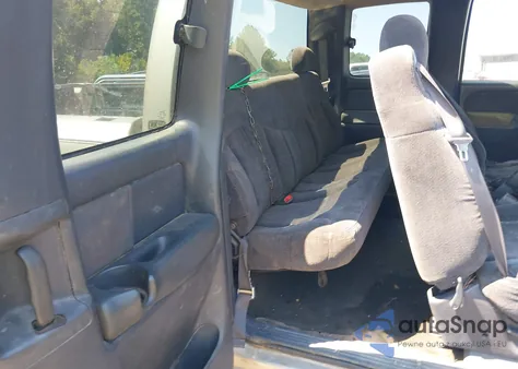 1999 Chevrolet Silverado 1500 Ls z USA, uszkodzony, nr VIN 1GCEK19T9XE145022